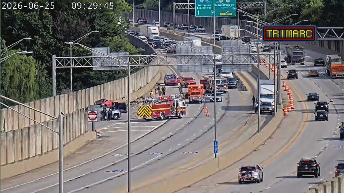 TRAFFIC: Multi-vehicle crash shuts down I-264 at Westport Road