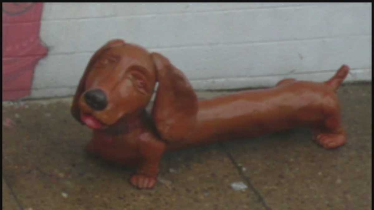 4footlong wiener dog statue vanishes from outside auto body shop