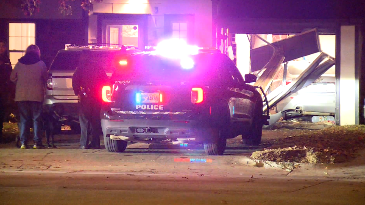 OKC police search for driver who crashed stolen car into home