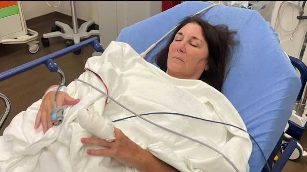 Florida woman loses finger to library book drop box