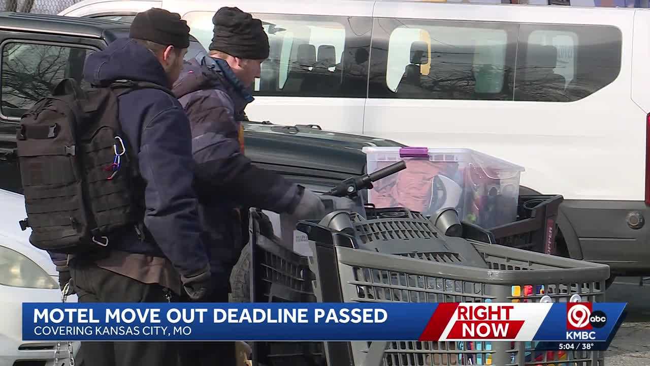 Many Kansas City motel residents packing up belongings while others stay past deadline