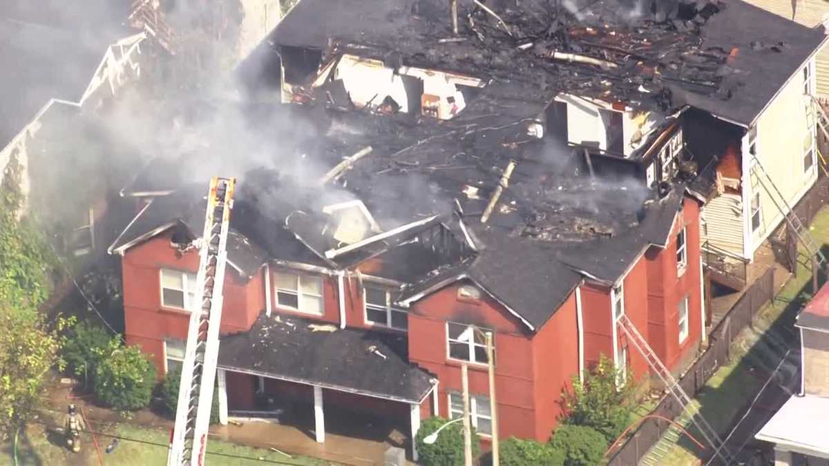 Old Louisville apartment building catches fire