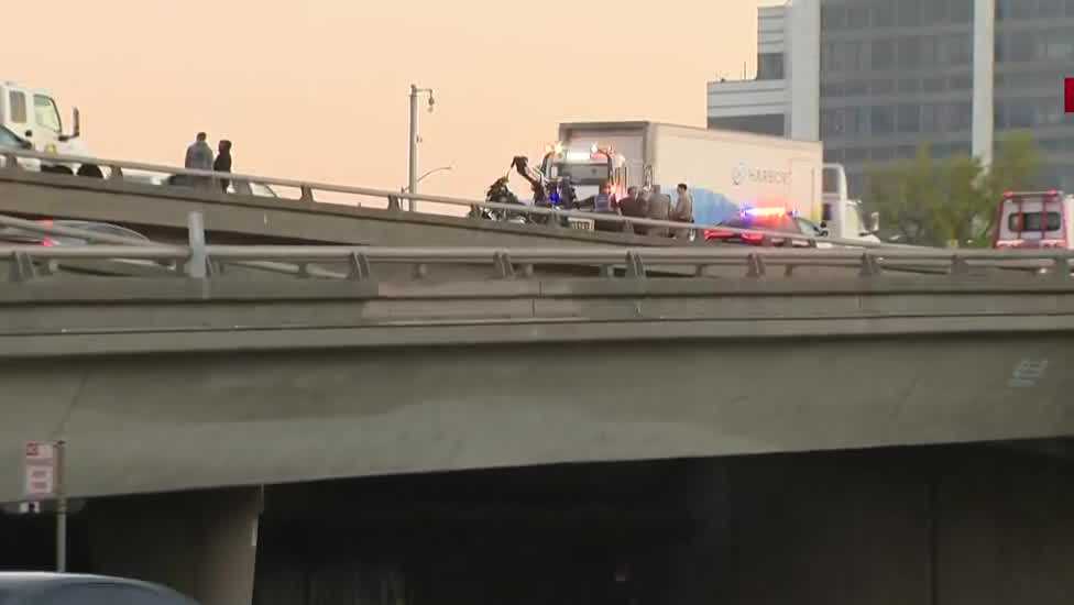 Multi-vehicle crash blocking lanes on Business 80 in Sacramento