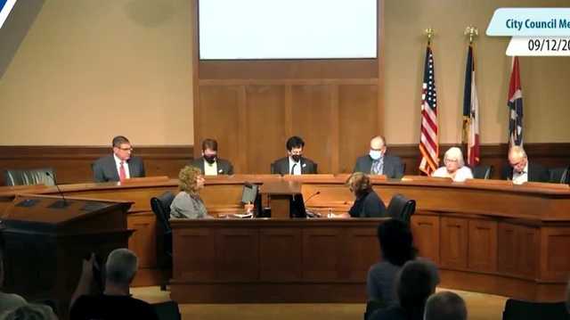 Voters threaten to sue absent Des Moines City Councilmember - Vimarsana News