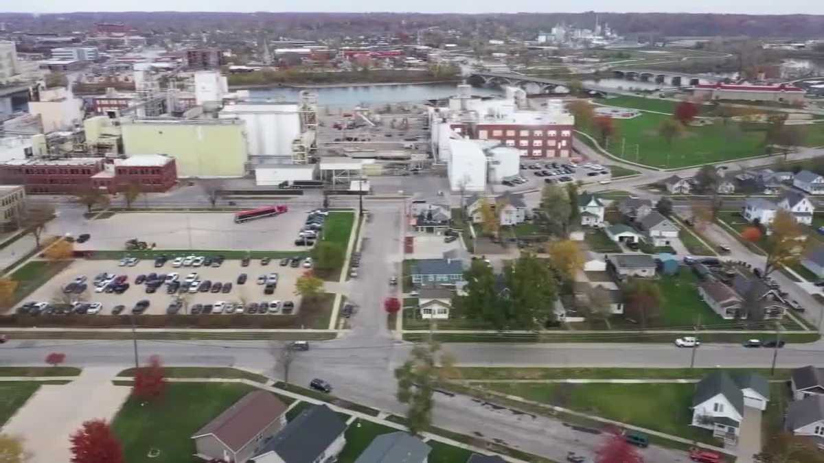 Pollution levels around some Iowa factories higher than federal goal