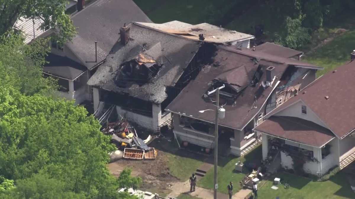 Person dies in Louisville house fire overnight