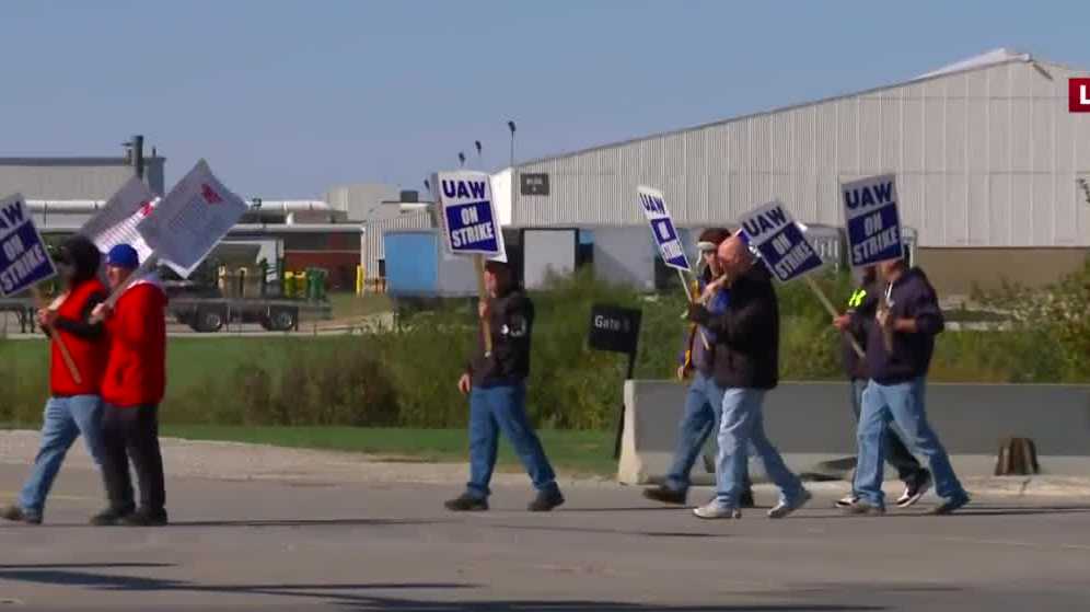 Iowa John Deere workers go on strike after rejecting contract