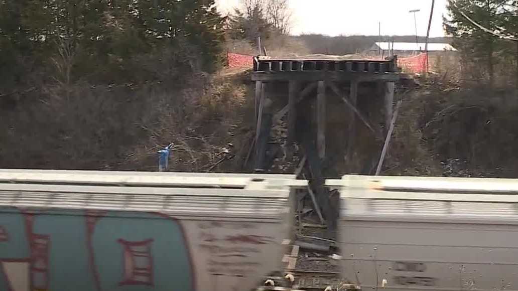 Ray County commission urges Union Pacific to rebuild bridge near Lawson after 2024 crash