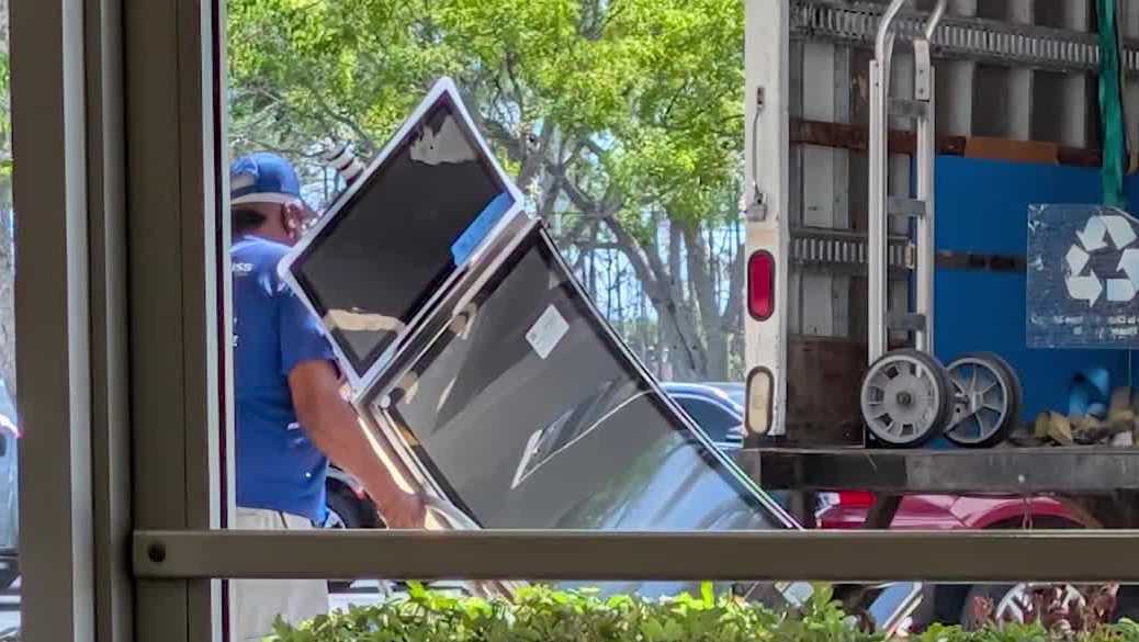 Florida arcade workers petition to legalize small arcade rooms after shutdown operation