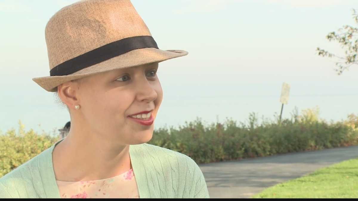 Photographer documents her cancer through pictures
