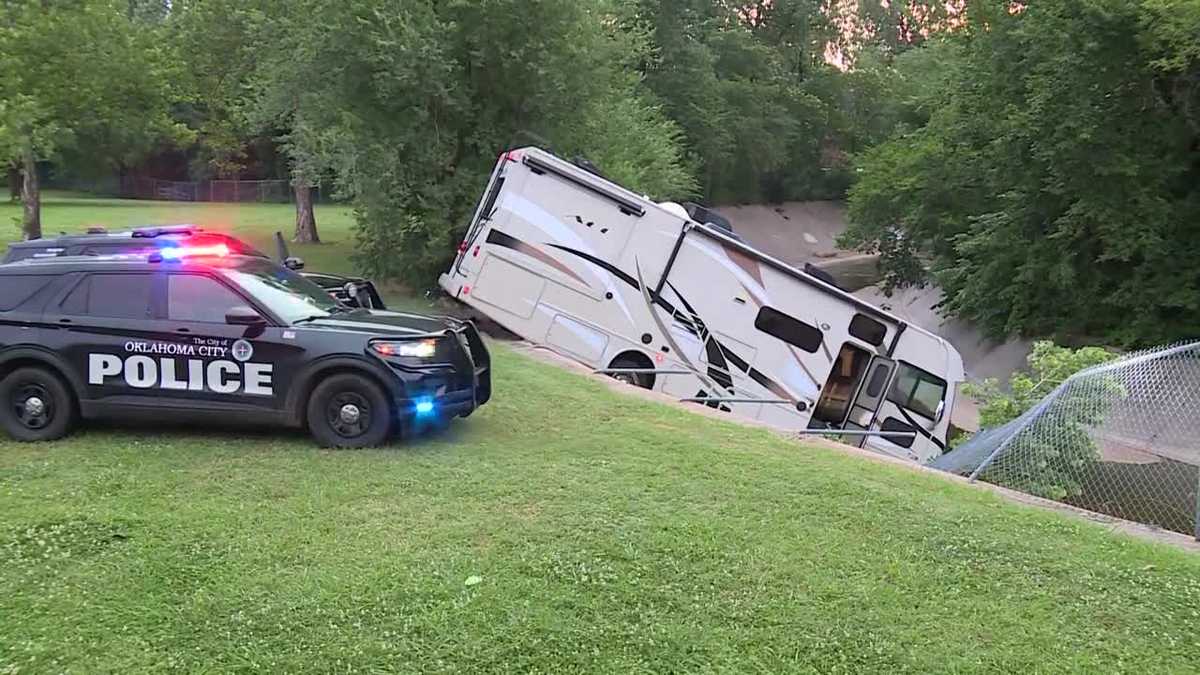 OKC police arrest suspect who crashed stolen RV during chase
