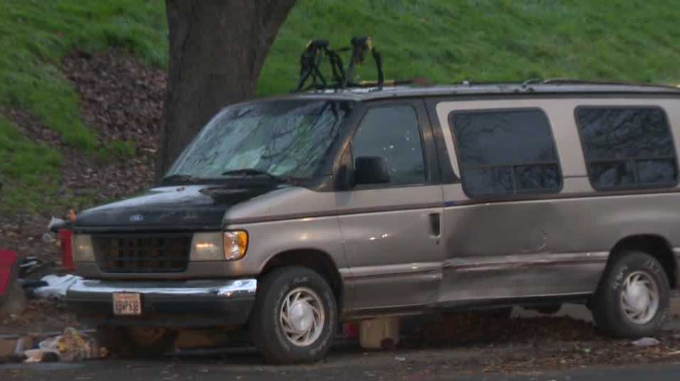 Sacramento to continue towing vehicles where people are living despite