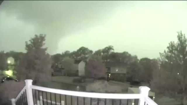 Apparent funnel cloud caught on Oakdale, PA Ring camera
