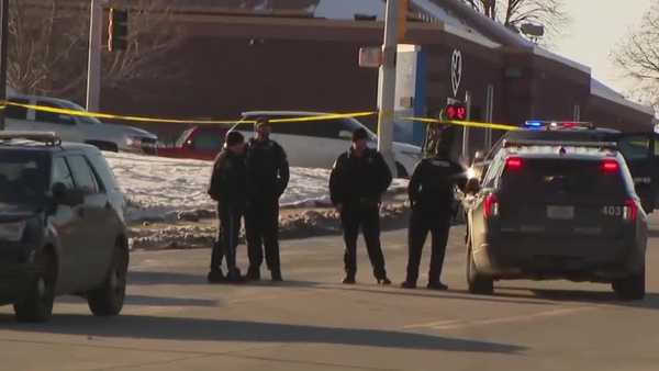 omaha policer officers shot at gas station