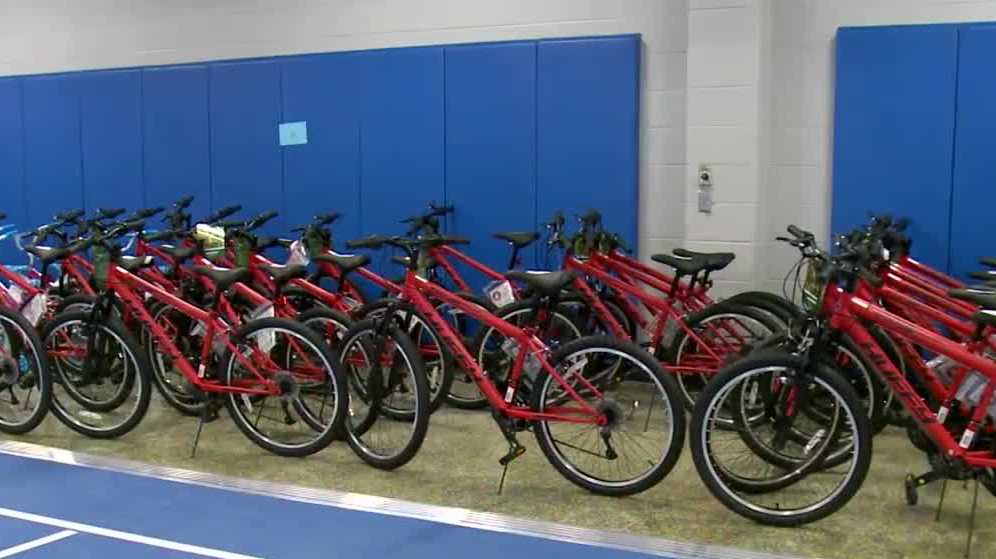 NASCAR driver, Indiana native Chase Briscoe gives away 700 bikes - Vimarsana News
