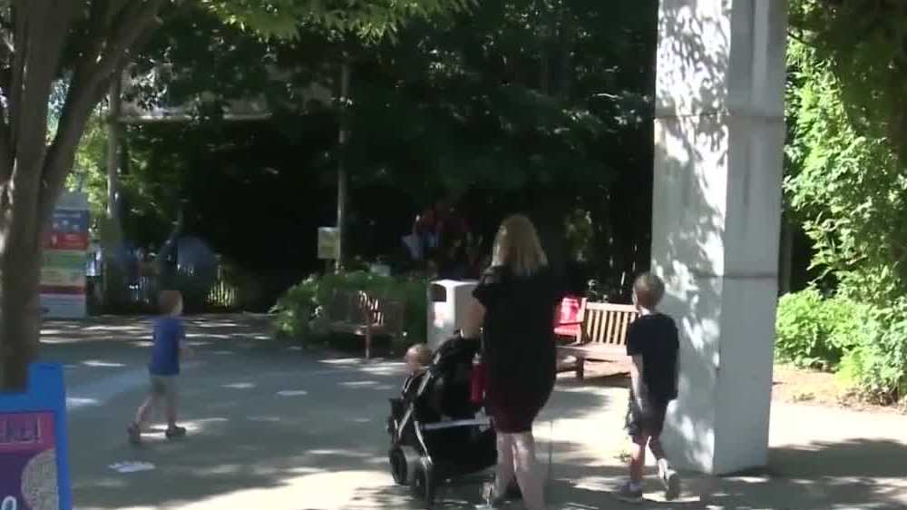 Louisville Zoo bringing back mask requirement for indoor spaces