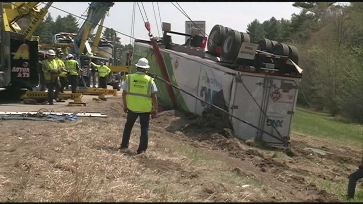 Truck Carrying Natural Gas Rolls Over In First Of Its Kind Crash In Us 3893