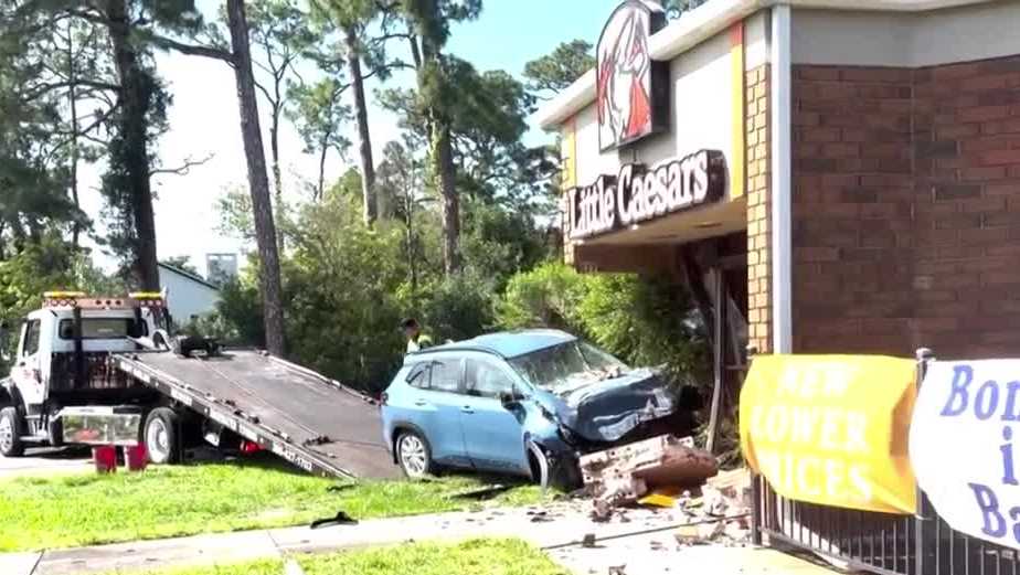 Car smashes into business in Volusia County
