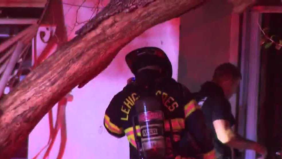 Firefighters battle house fire on Glendale Avenue
