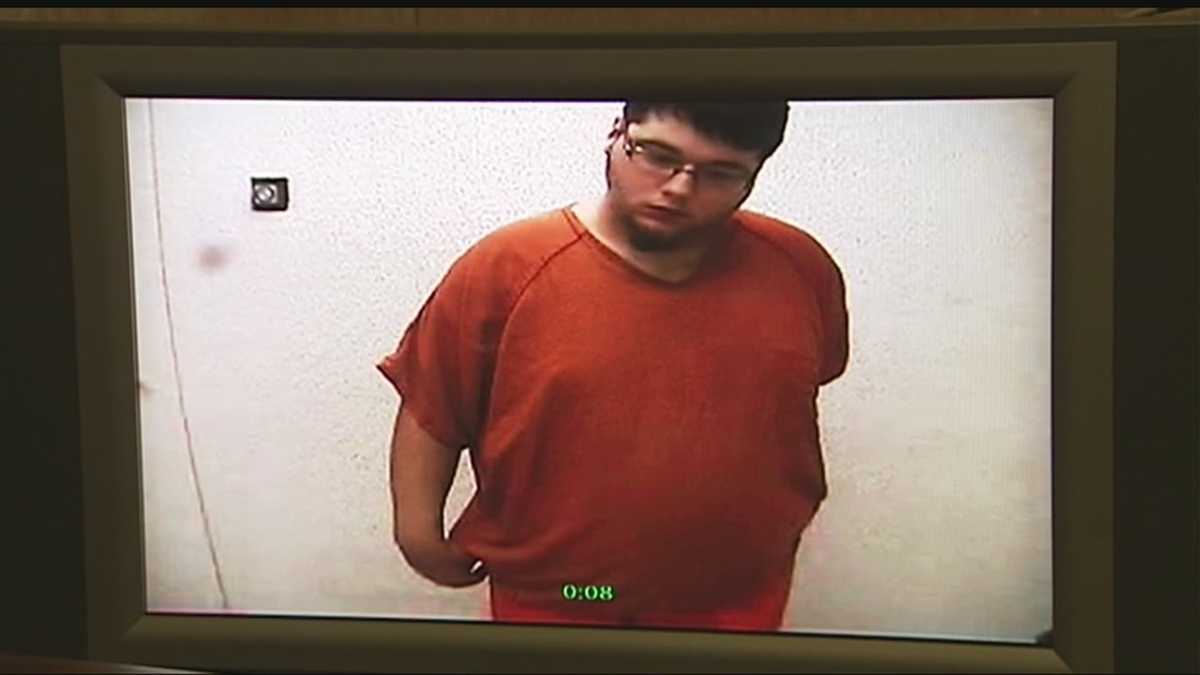 Man accused of killing sister shows no emotion in first appearance ...