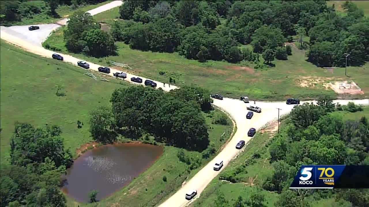 Garvin County deputies search for suspect after high-speed chase - Vimarsana News