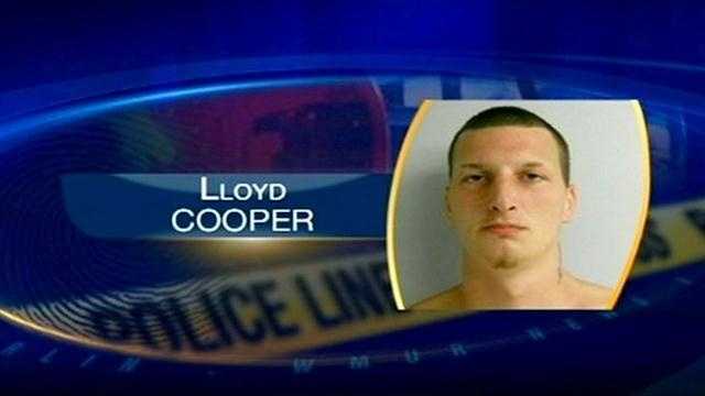 Police say man left kids in car, ran from officers
