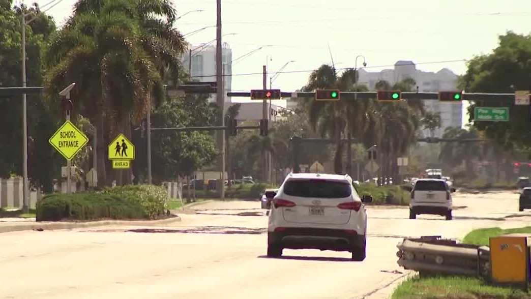 Vehicle vs. pedestrian crash on Pine Ridge Rd in Collier County leaves 2 injured
