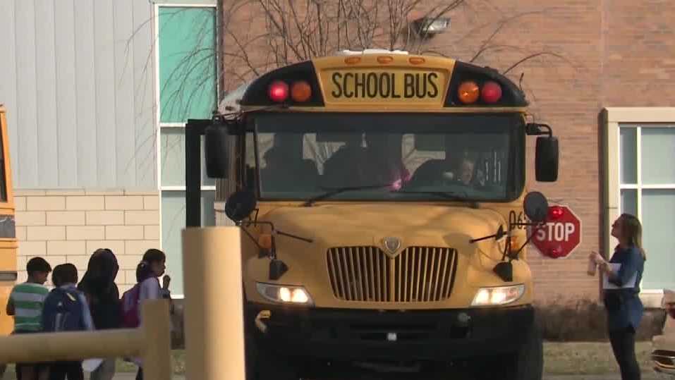 JCPS Board discusses later start times for 2025 26 JCPS Board discusses later start times for 2025 26