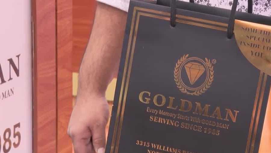 New Orleans area stores open on Christmas Eve