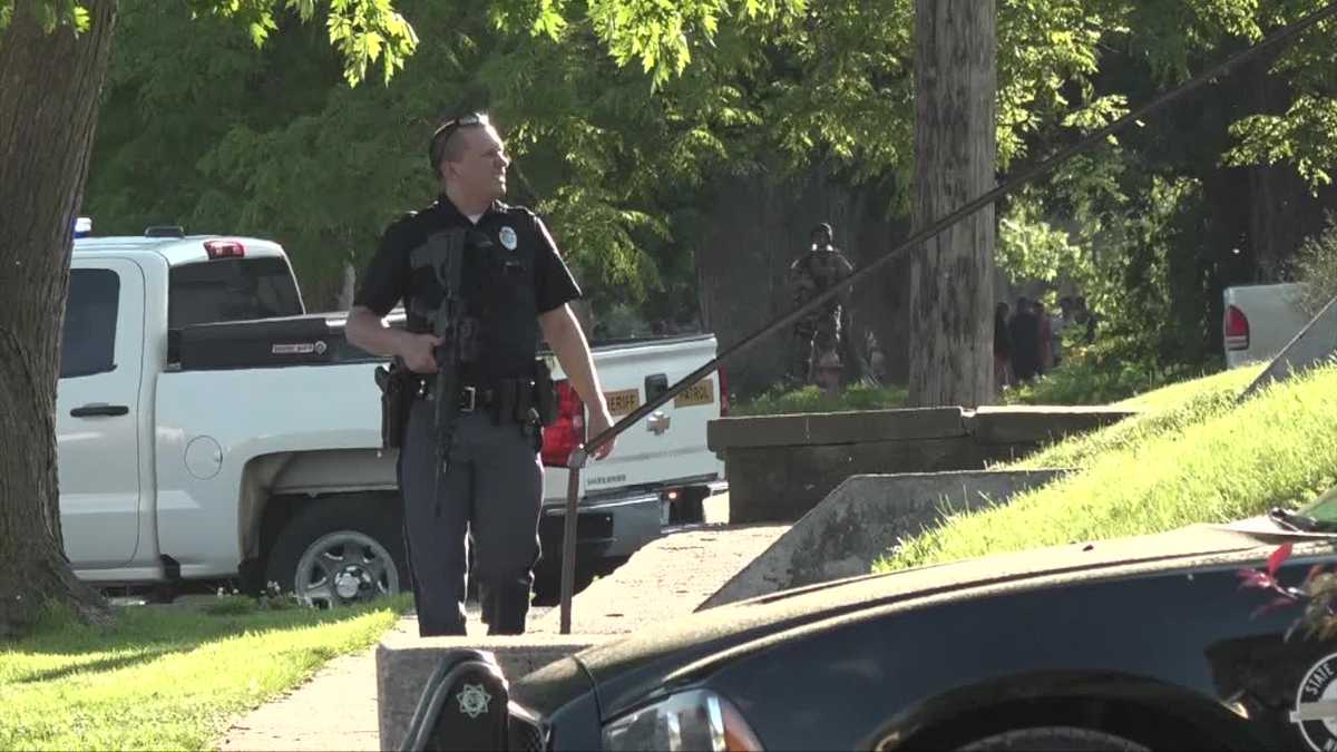 Suspect dead, victim in critical condition after Norfolk standoff ends ...