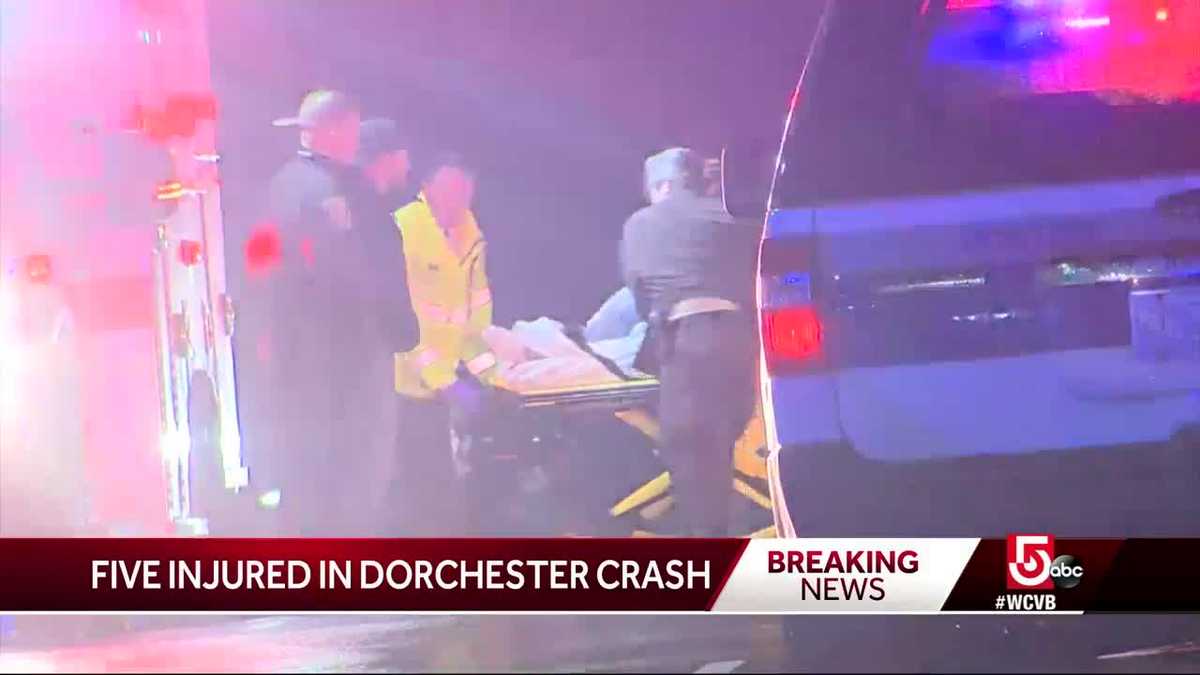 5 injured in Dorchester crash