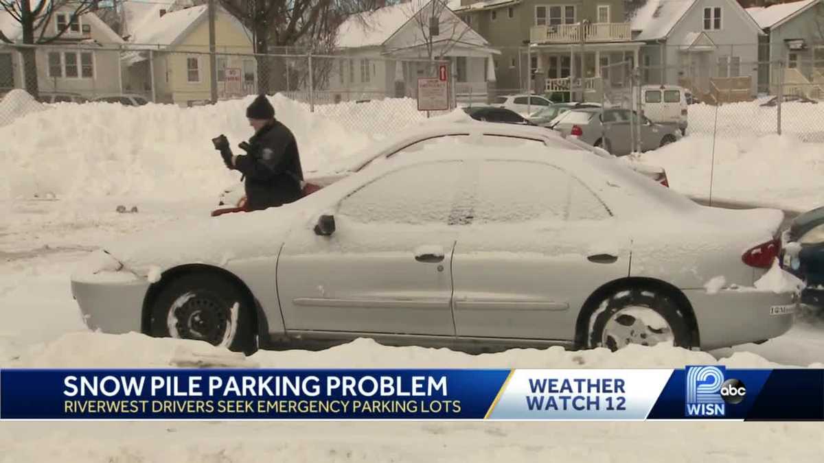 Milwaukee snow emergency ends Monday, continues Tuesday