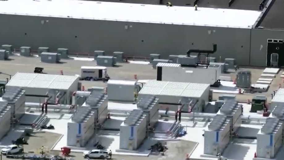 Milwaukee committee approves temporary halt on new data centers
