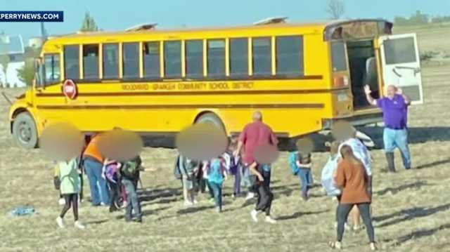 Fire chief saved students on school bus while he had fatal heart attack - Vimarsana News
