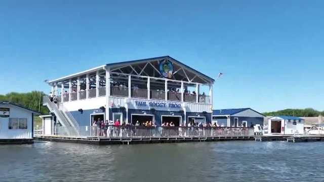 Floating restaurant opens at Saylorville Marina with live music and lake views