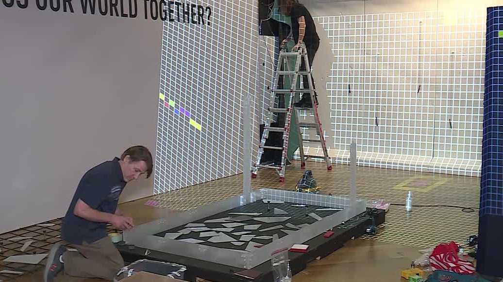 Kansas City artist helping bring new Berlin Wall exhibit to life at Union Station