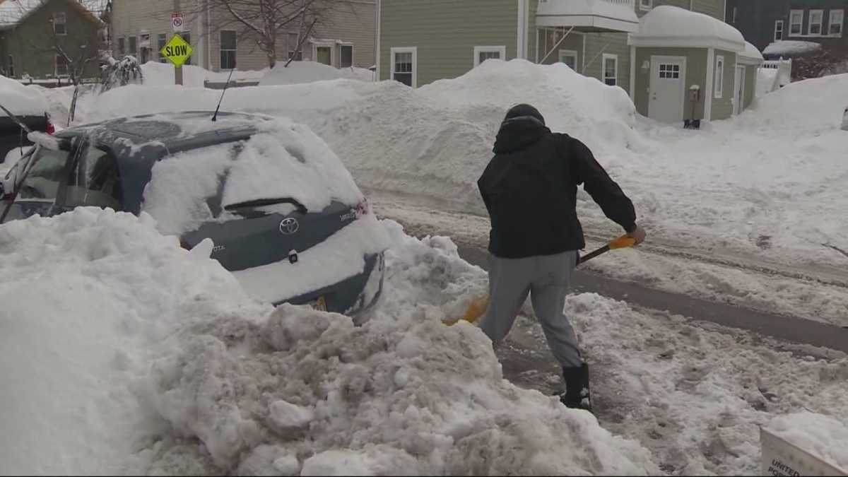Residents still digging out from snow in Boston