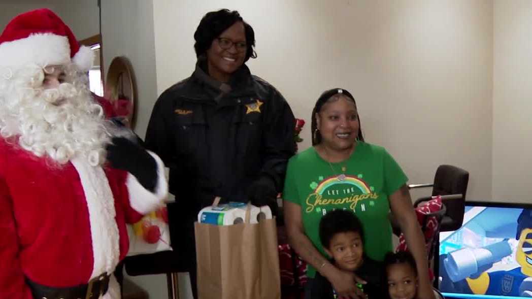 Santa and Milwaukee County Sheriff's Office bring holiday cheer to families in need