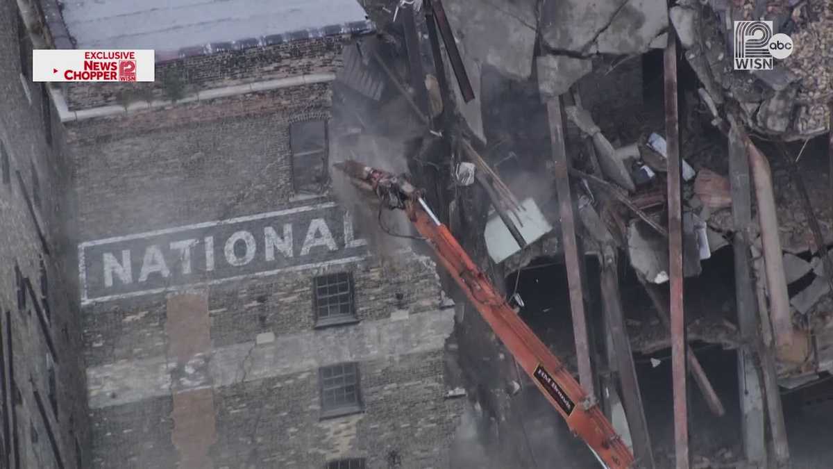 Demolition underway at Milwaukee warehouse days after partial collapse