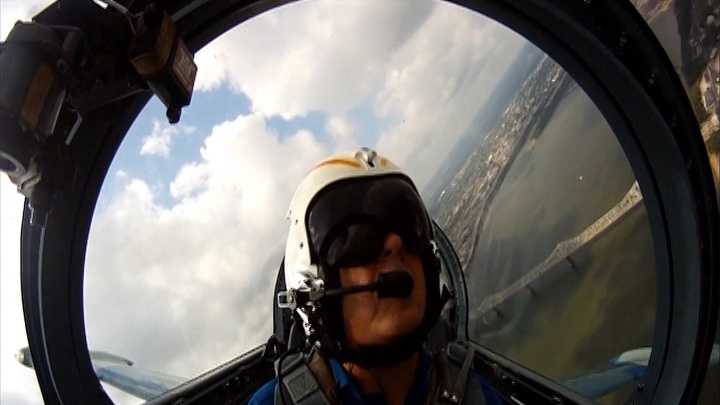 WLKY's Rick Van Hoose flies in L-39 Albatros