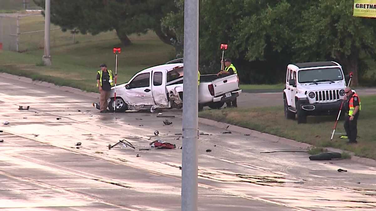 Gretna Man dies in Sarpy county crash involving three vehicles
