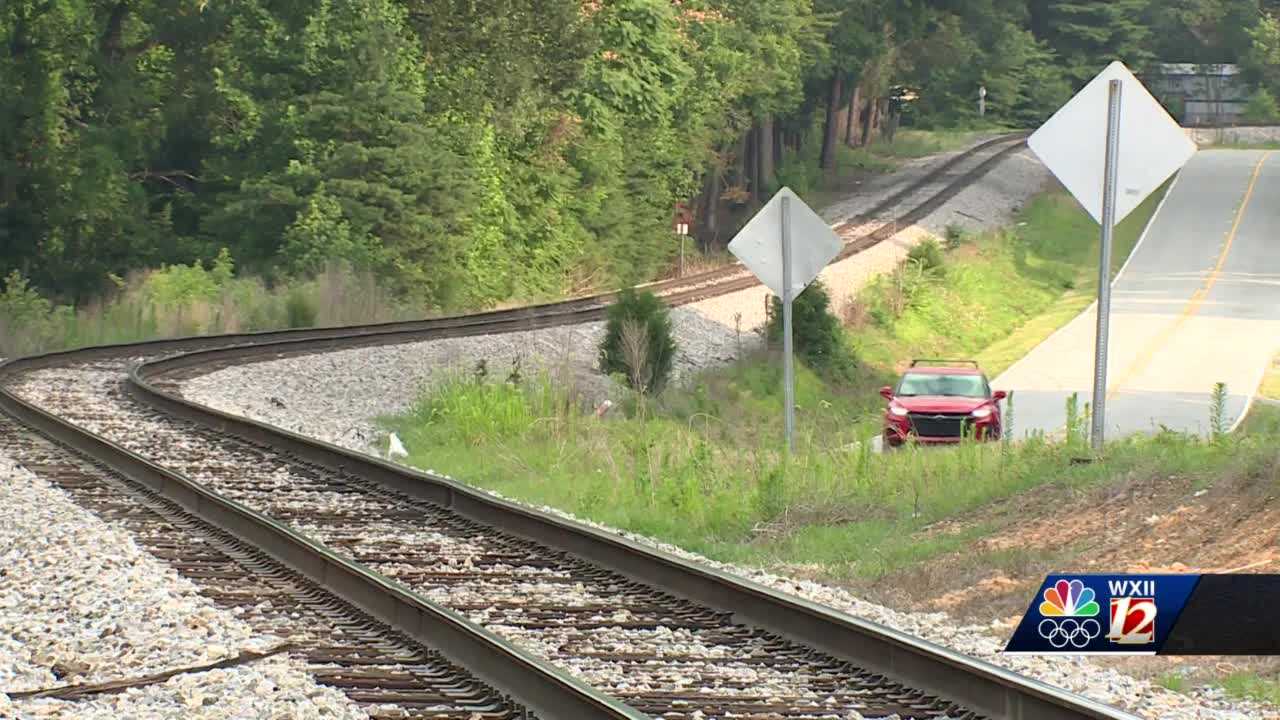 Piedmont Triad man who pulled woman off train tracks speaks with WXII - Vimarsana News