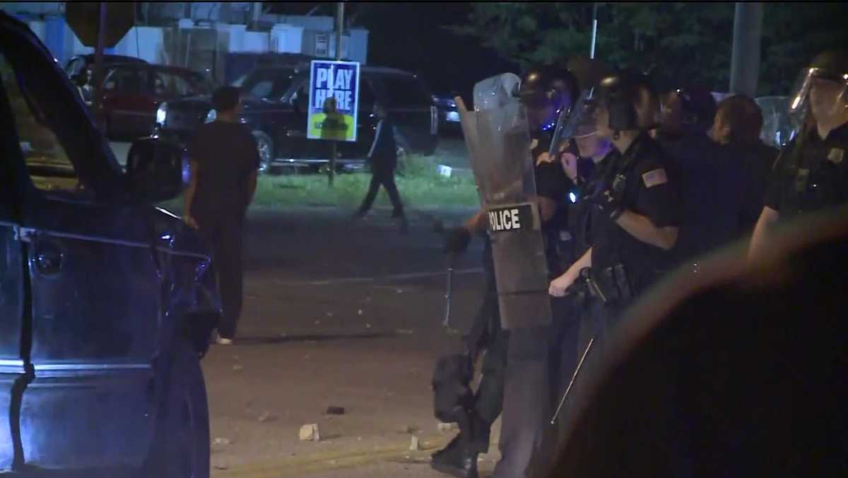 Officials 25 officers hurt in unrest following deadly policeinvolved