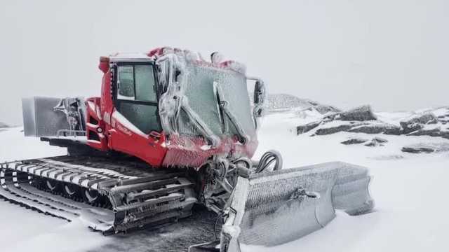 Crews work to clear snow on Mt. Washington Auto Road - Vimarsana News