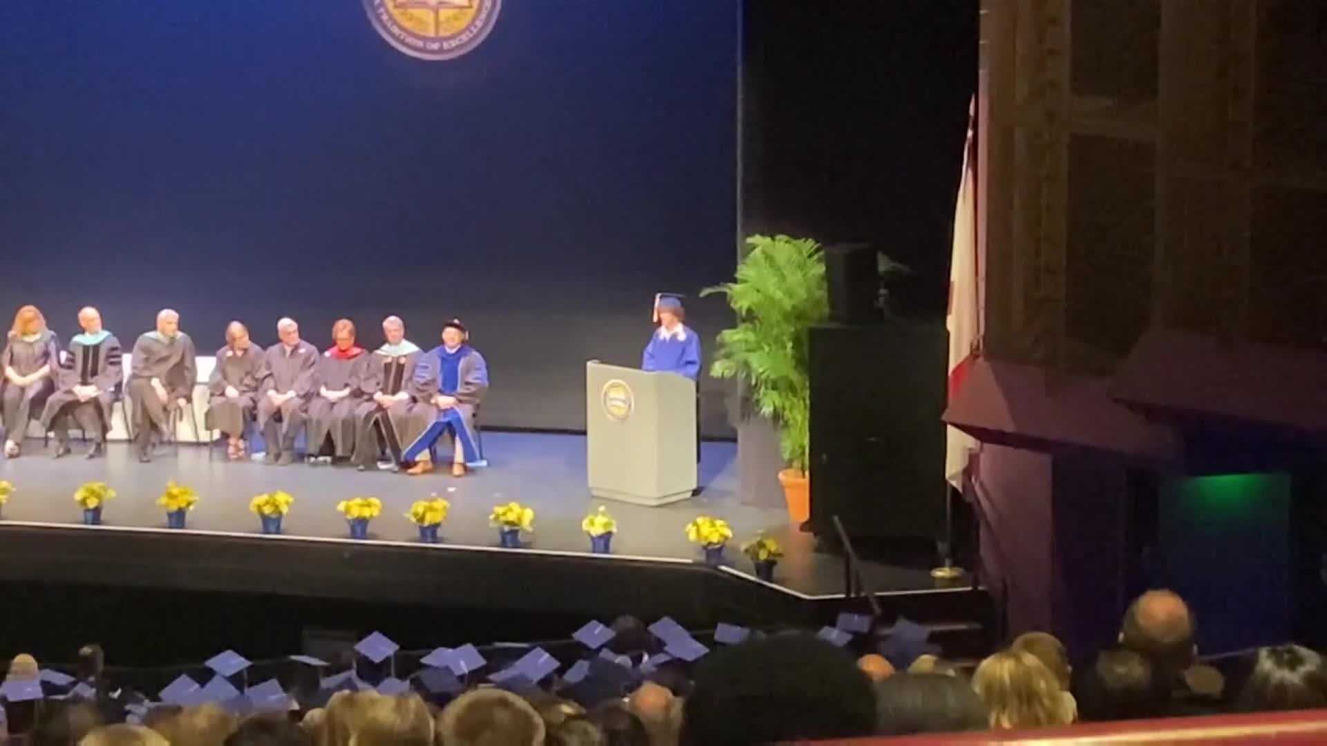 A Florida teen couldn't discuss being gay in his graduation speech, so he found a clever workaround - Vimarsana News