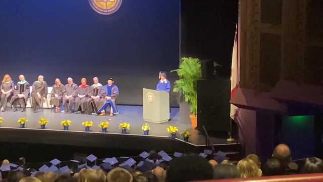 A Florida teen couldn't discuss being gay in his graduation speech, so he found a clever workaround - Vimarsana News