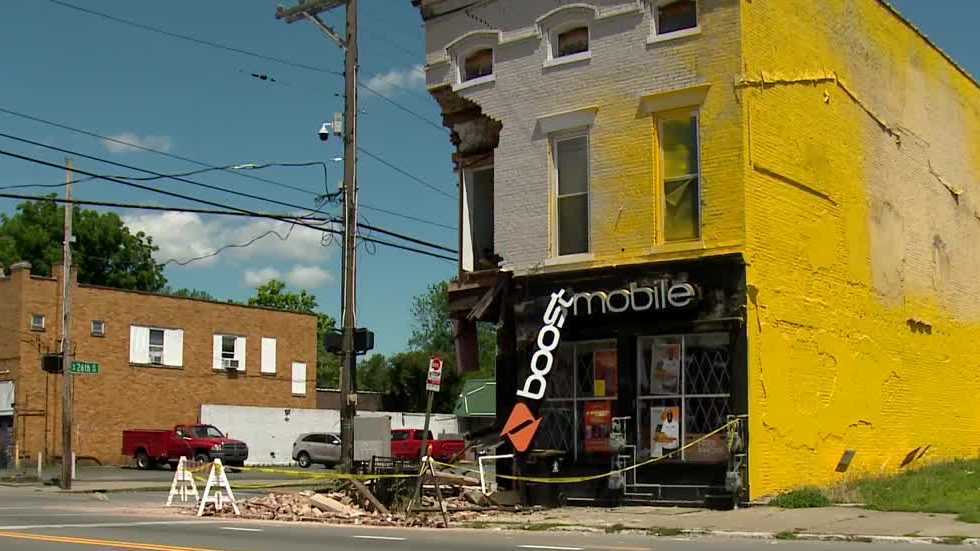 Business owner, witnesses recount car slamsming into Portland building - Vimarsana News
