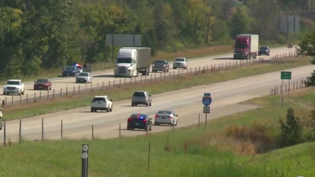 Driving tips while looking at gas prices for Labor Day travel