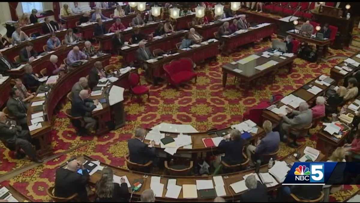 Vermont House approves 15 minimum wage by 2024