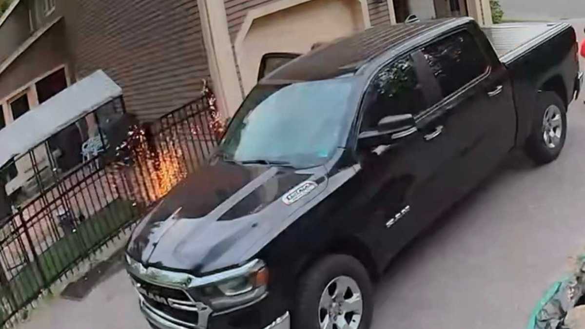 VIDEO: Father and daughter narrowly avoid lightning strike during Massachusetts storms